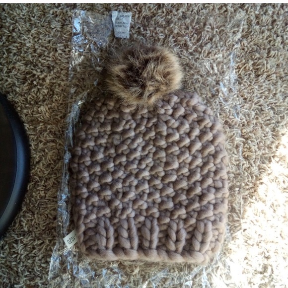 Mocha knit beanie - Picture 2 of 2